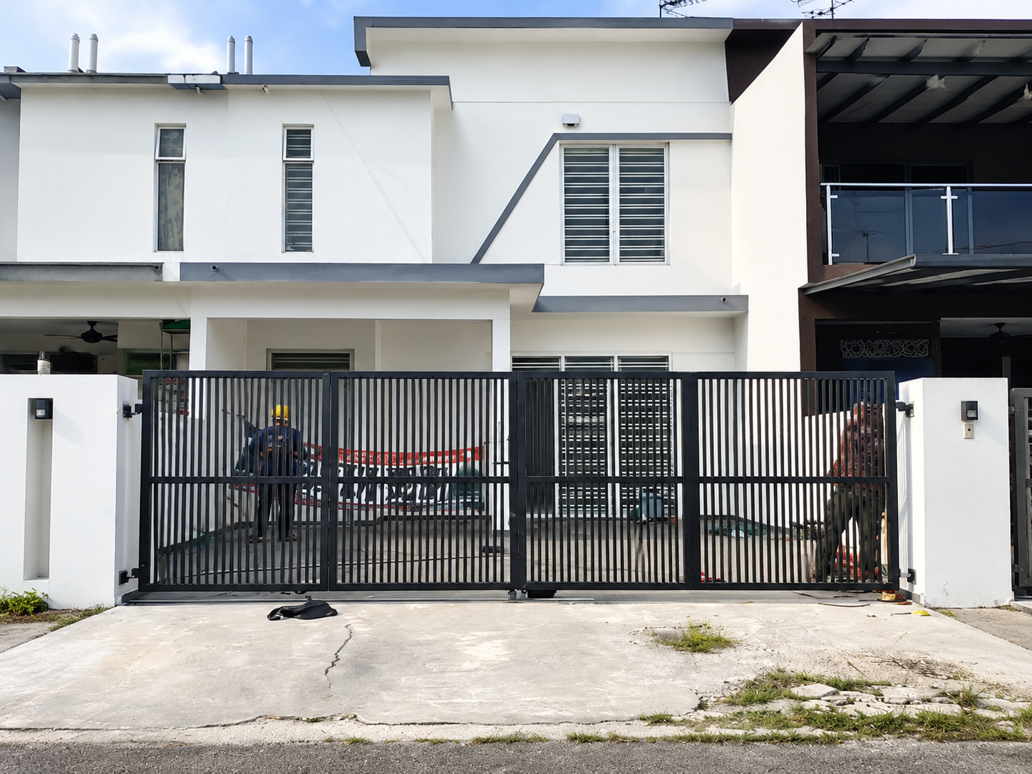 Modern Townhouse Gate and Facade